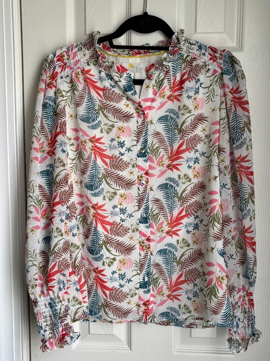 Boden Tops - NWOT Boden Anastasia Safari Fern Floral Print Chiffon Smocked Cuff Blouse Size 8